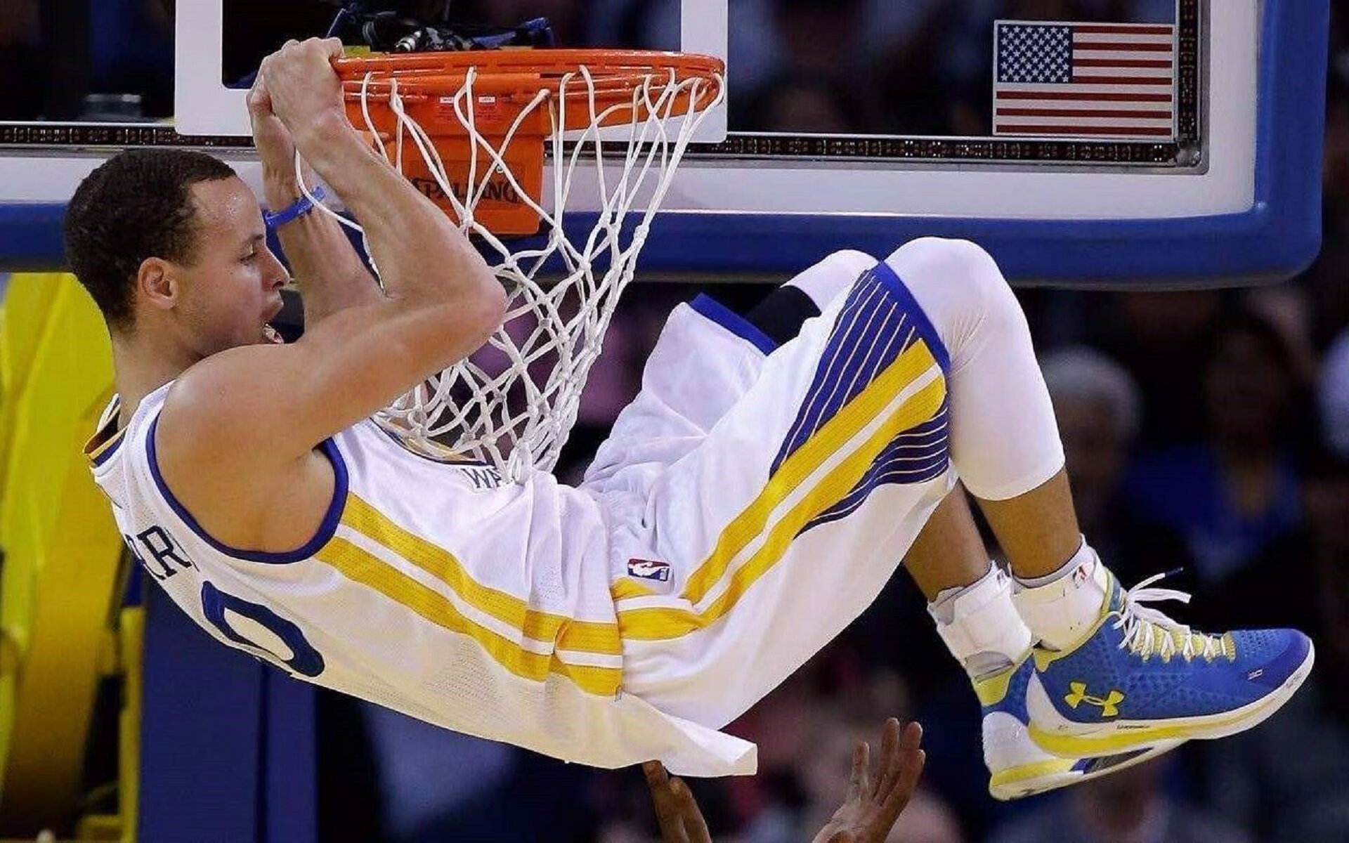 NBA球队拉练期间体能波动规律研究，nba球员拉伸动作